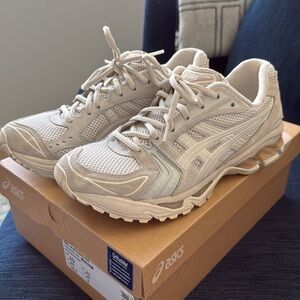 Asics Gel-Kayano 14 cream blush-womens size 10